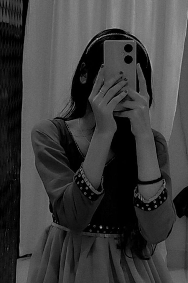 aesthetic black hidden face girl