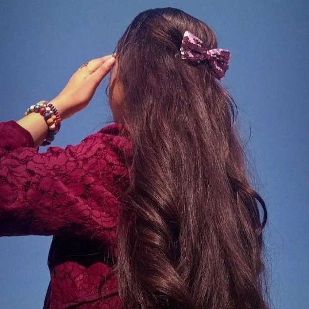 girls hide face dp