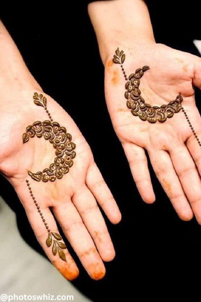 Pakistani Chand Mehndi Designs