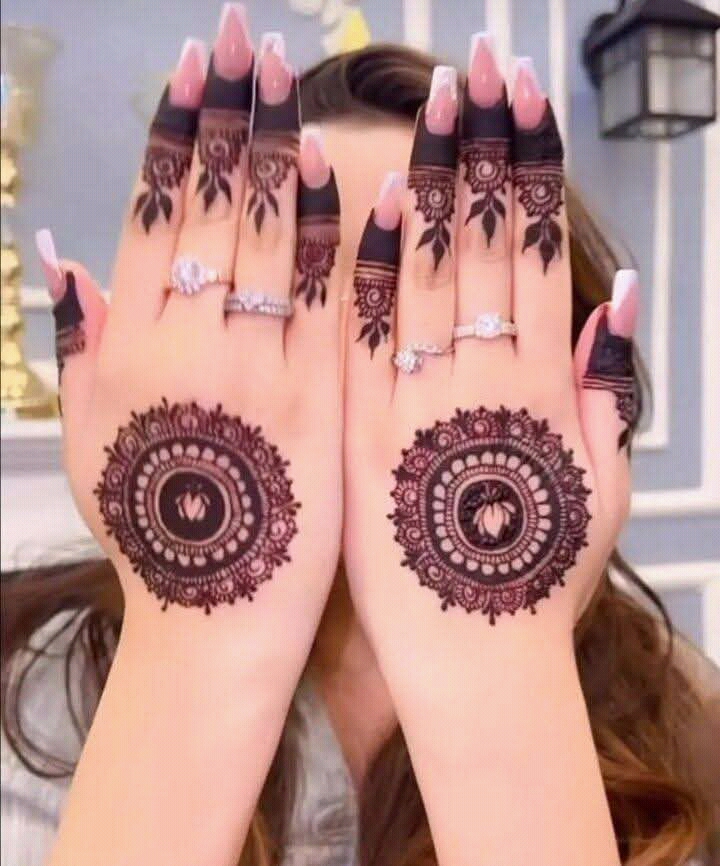 aethetic mehndi design