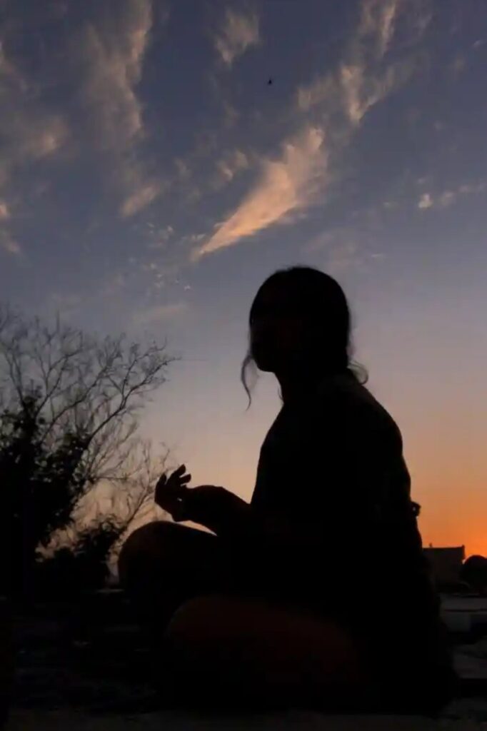 alone single dp