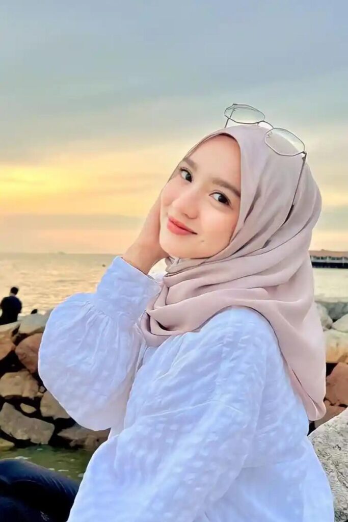 cute hijab girl dp