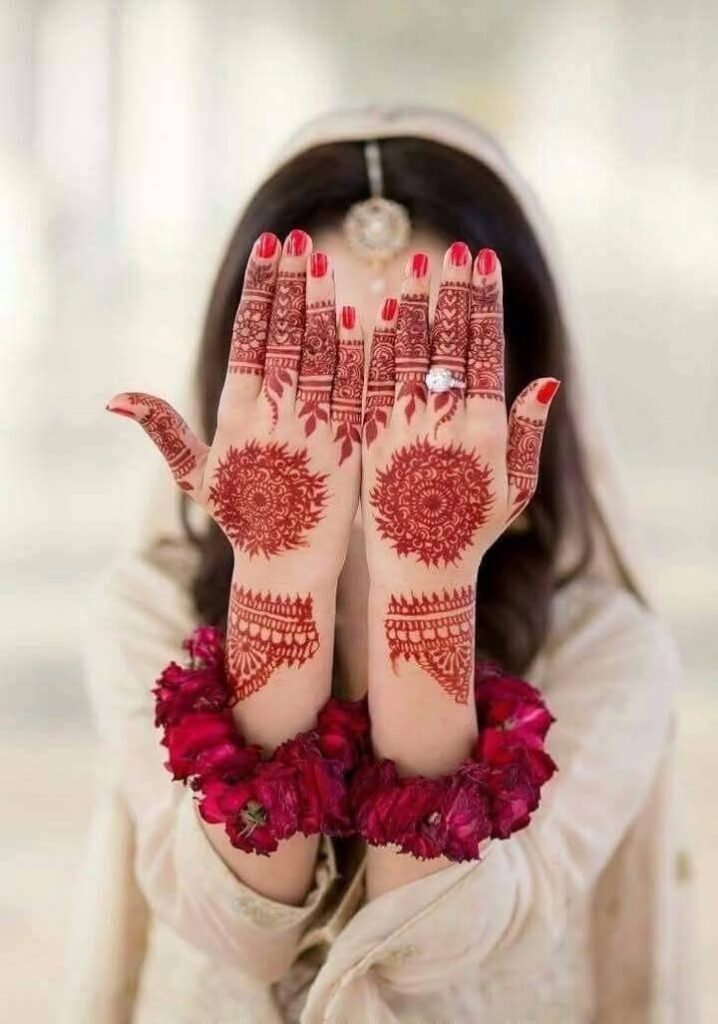 stylish pakistani tikki mehndi design