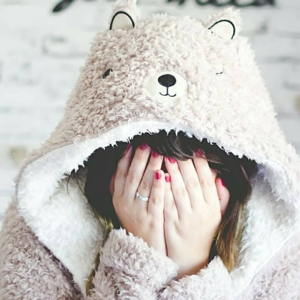 aesthetic girl pic hidden face