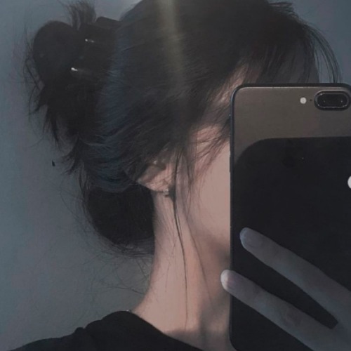 aesthetic girl pic