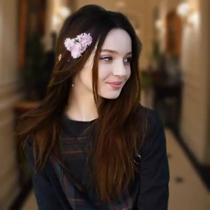 beautiful cute simple girl pic