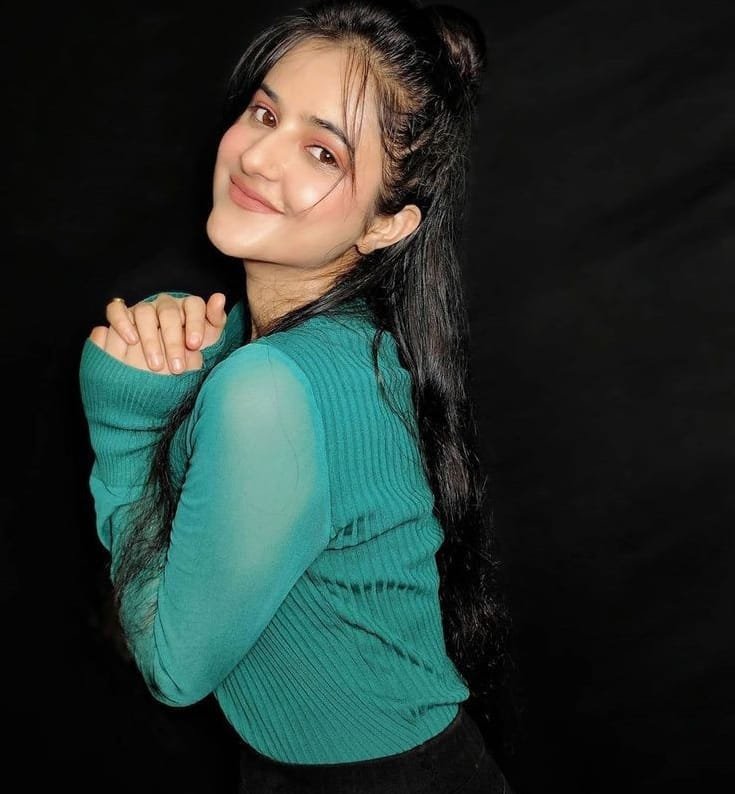 cute profile girl photo