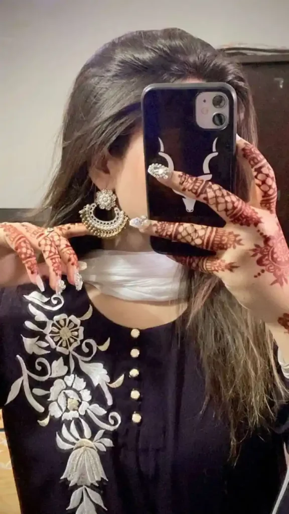 cute whatsapp dp girl