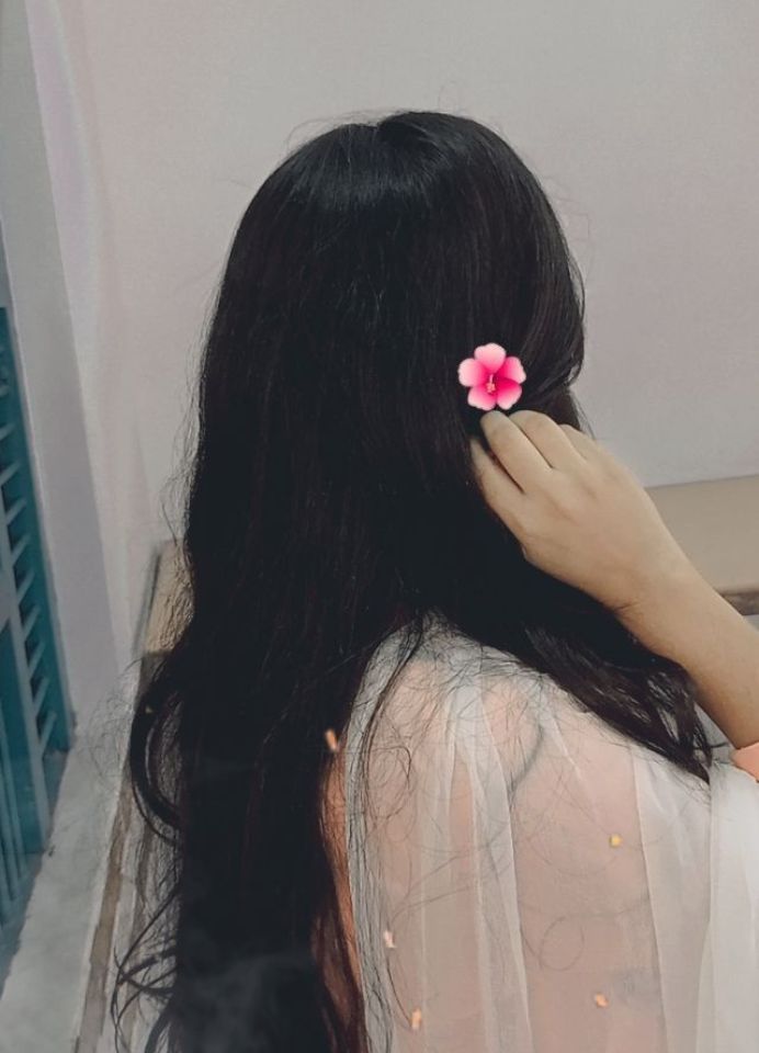 girl hide face dp