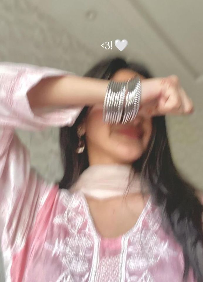 hide face girl pics