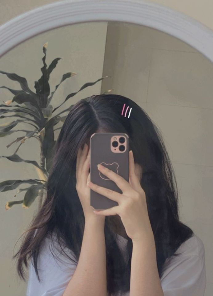 snapchat instagram hidden face pose