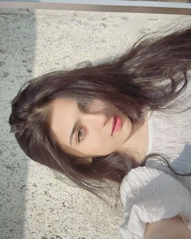 cute girl dp instagram whatsapp